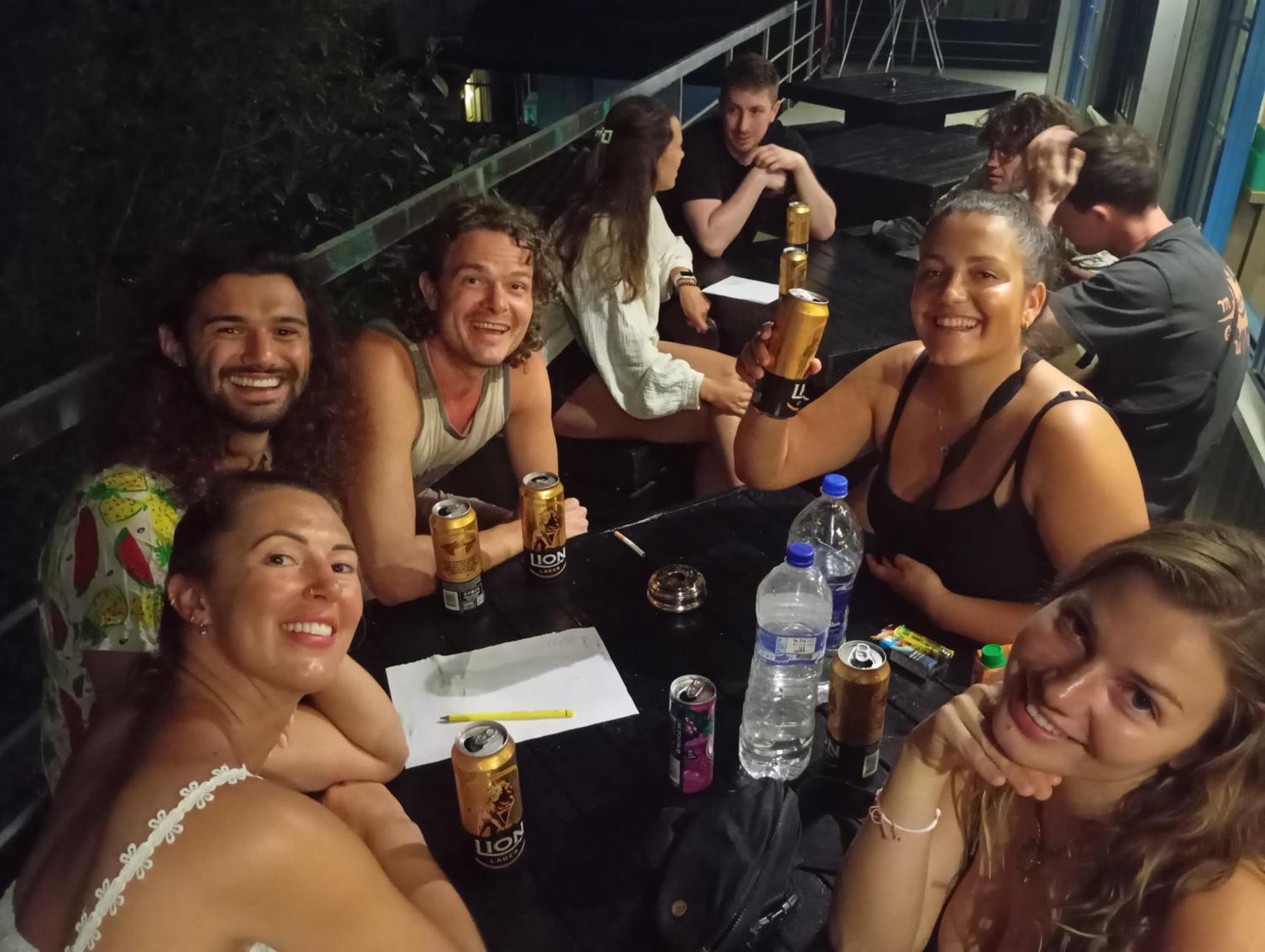 Hangover Hostels Ella Eksteriør bilde