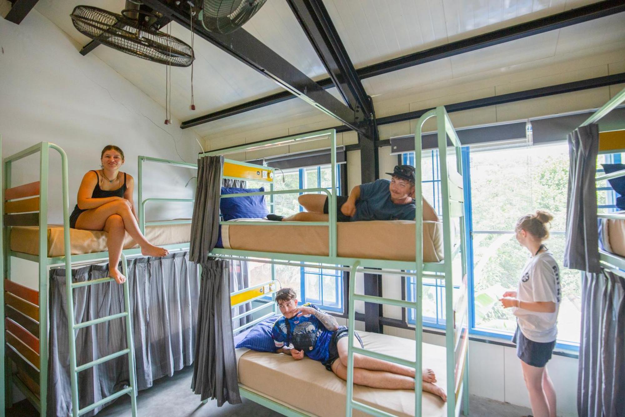 Hangover Hostels Ella Eksteriør bilde