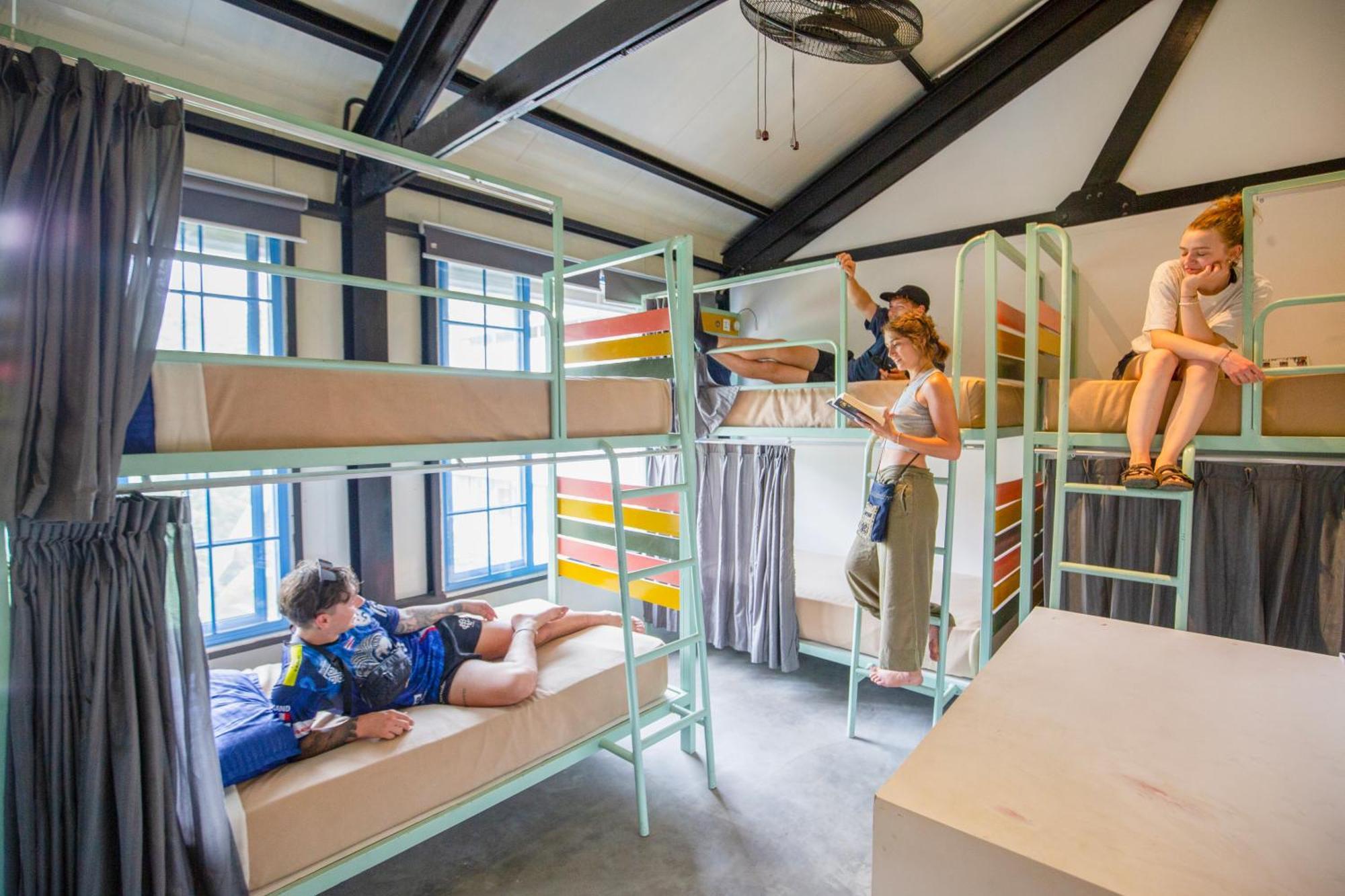 Hangover Hostels Ella Eksteriør bilde